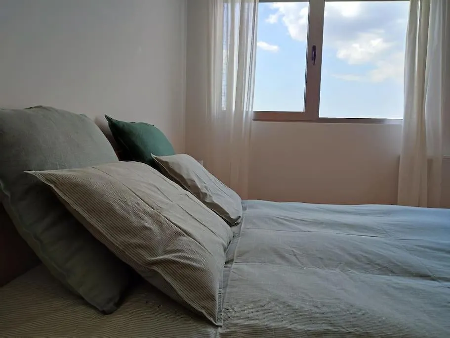 Apartment Near Airport & Citycenter Free Parking 리스본 0*,  포르투갈